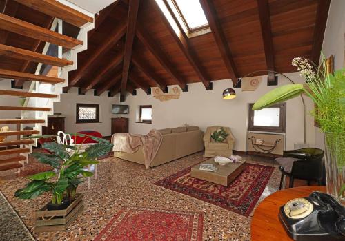 Peschieraloft — 4-Star Luxury Hotel in Peschiera Del Garda, Italy
