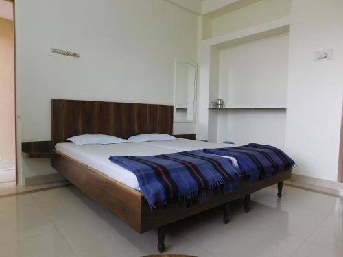 Shri Gita Hotel — Raipur