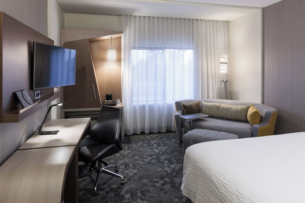 Courtyard by Marriott Houston North Shenandoah - photo 8