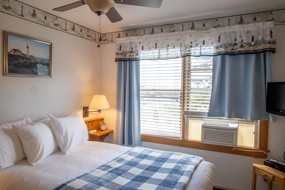 Isleview Motel and Cottages - photo 16