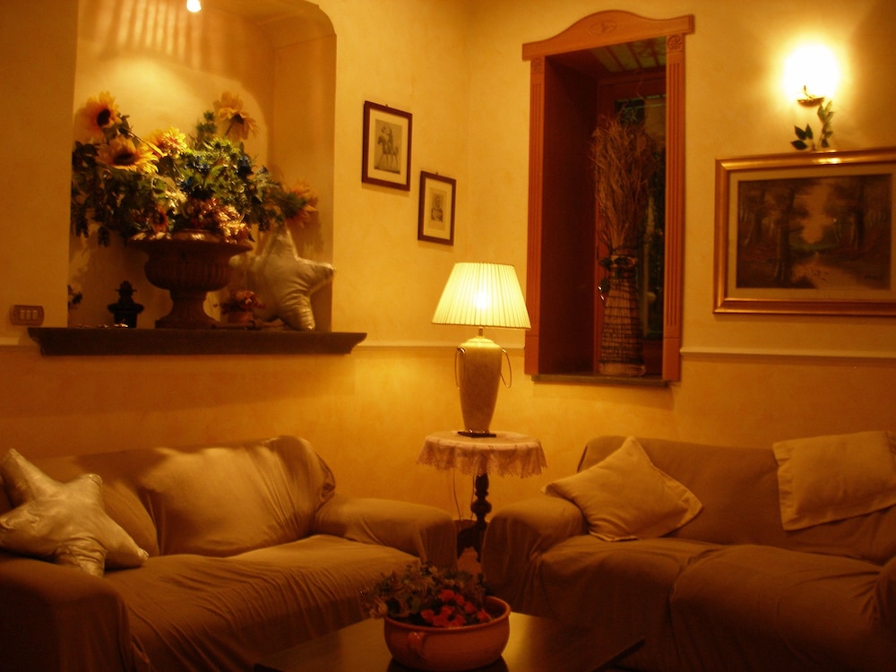 Hotel Lento — hotel in Melito Di Napoli