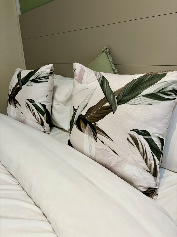 Koi Liv Inn — 4-Star Luxury Hotel in Germiston, South Africa