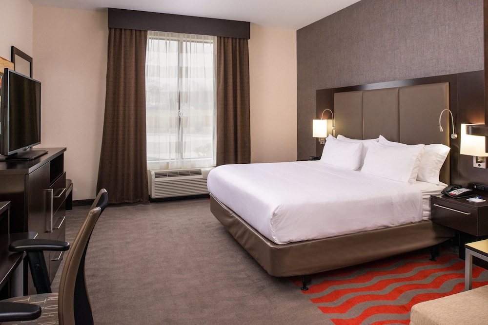 Holiday Inn Express Hotel & Suites Monroe - photo 12