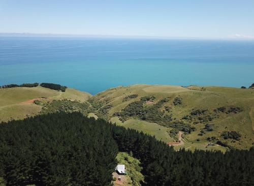 Raglan LoveNest Romantic escape with outdoor bath in Raglan, New Zealand