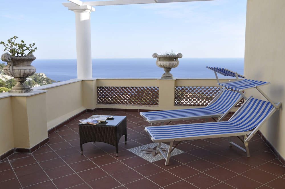 Esperia — Capri — photo 2