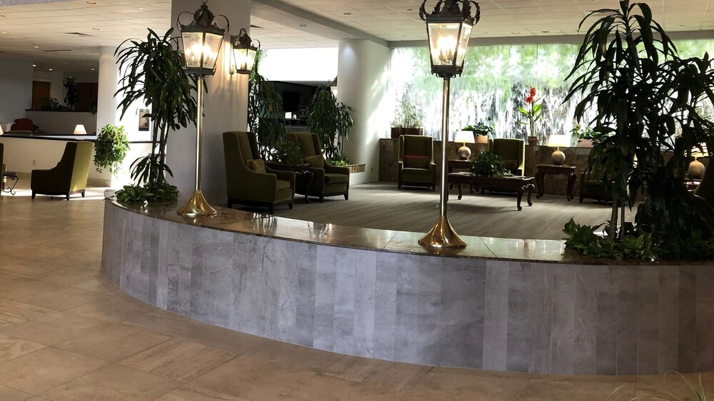 Capital Plaza Hotel — hotel in Frankfort