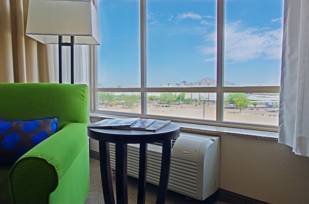Holiday Inn Hotel & Suites Phoenix Airport By Ihg - photo 24