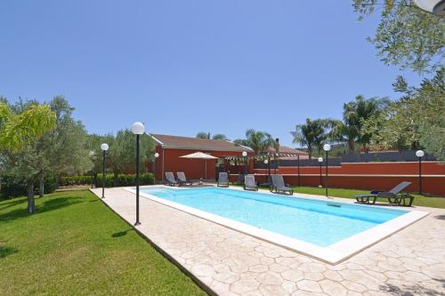 Villa Lucy — 4-Star Luxury Hotel in Siracusa, Italy