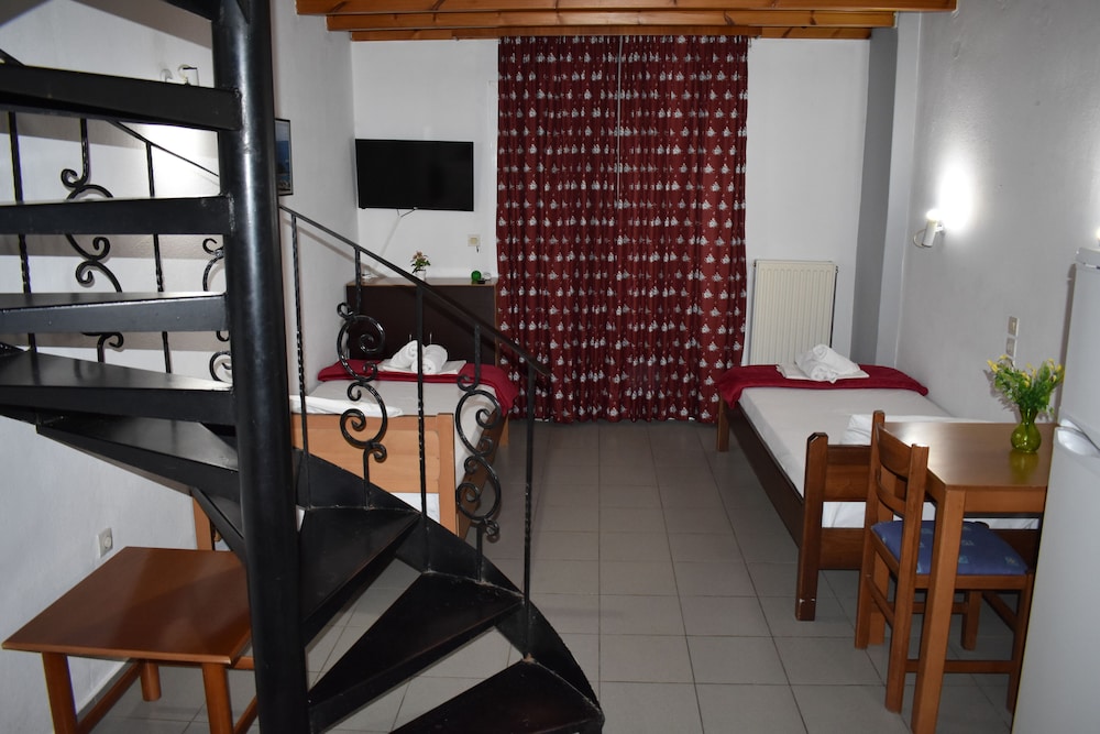 Galanis Hotel — Unknown City — photo 3