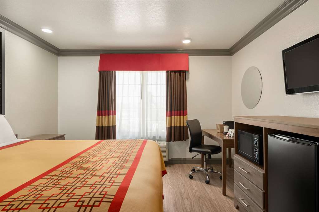 Super 8 by Wyndham Santa Clarita Valencia - photo 21