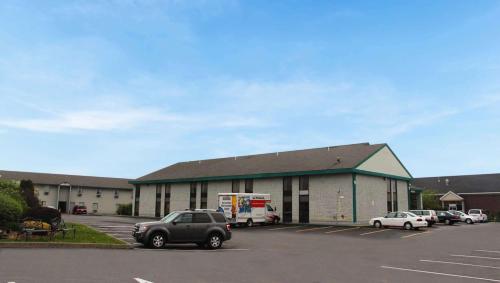 Ramada Limited Syracuse University - photo 9