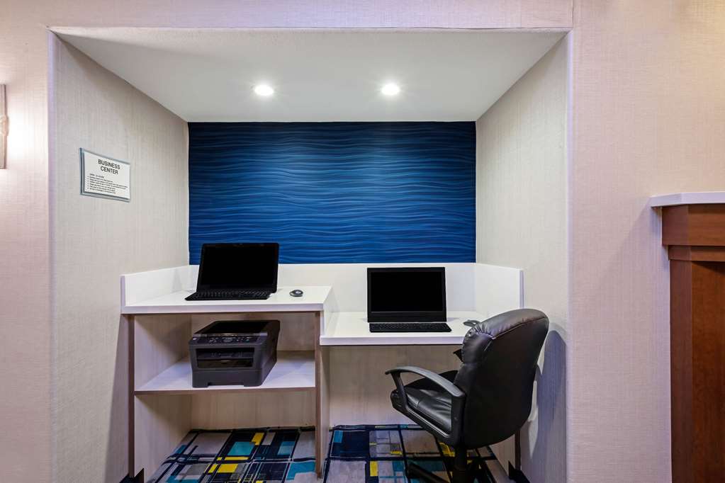 La Quinta Inn & Suites by Wyndham Manteca Ripon - photo 6