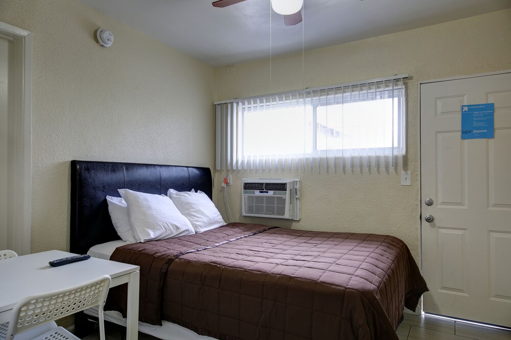LA Ramona Motel - photo 32