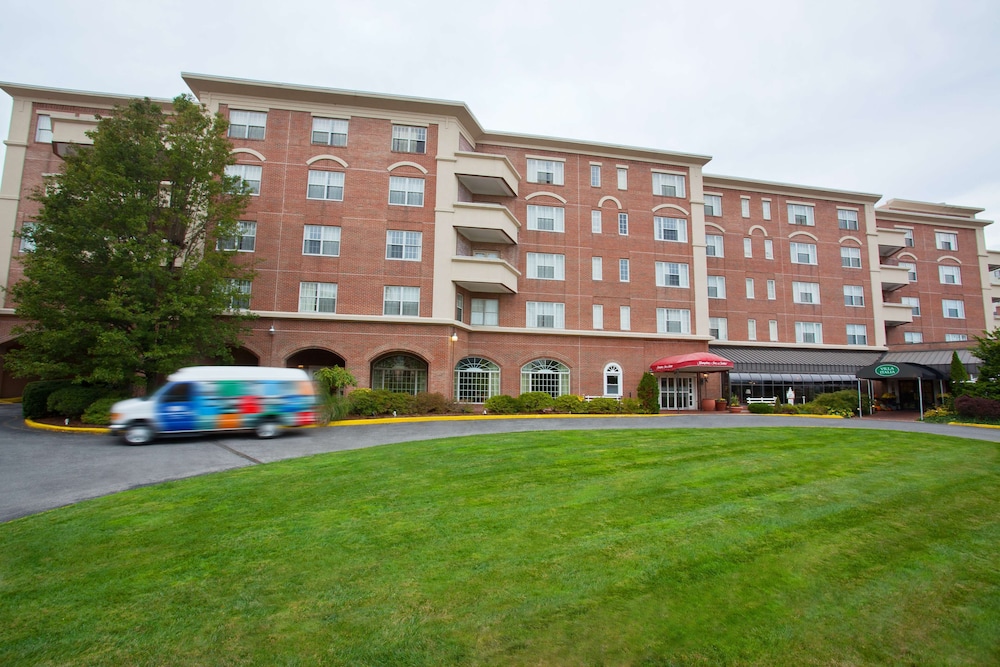 Hampton Inn & Suites Stamford - photo 44