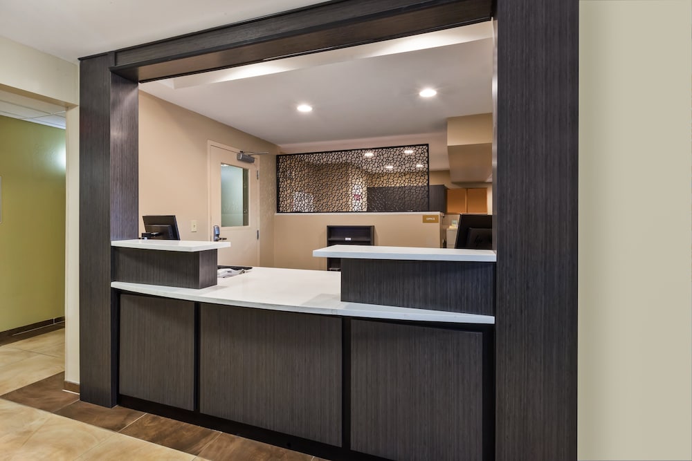 Candlewood Suites Huntersville an IHG Hotel - photo 2