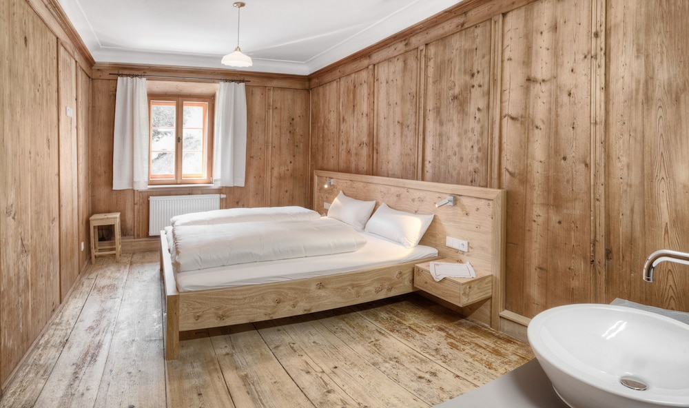 Exclusive Apartment Tassenbacherhof — 4-Star Luxury Hotel in Strassen, Austria