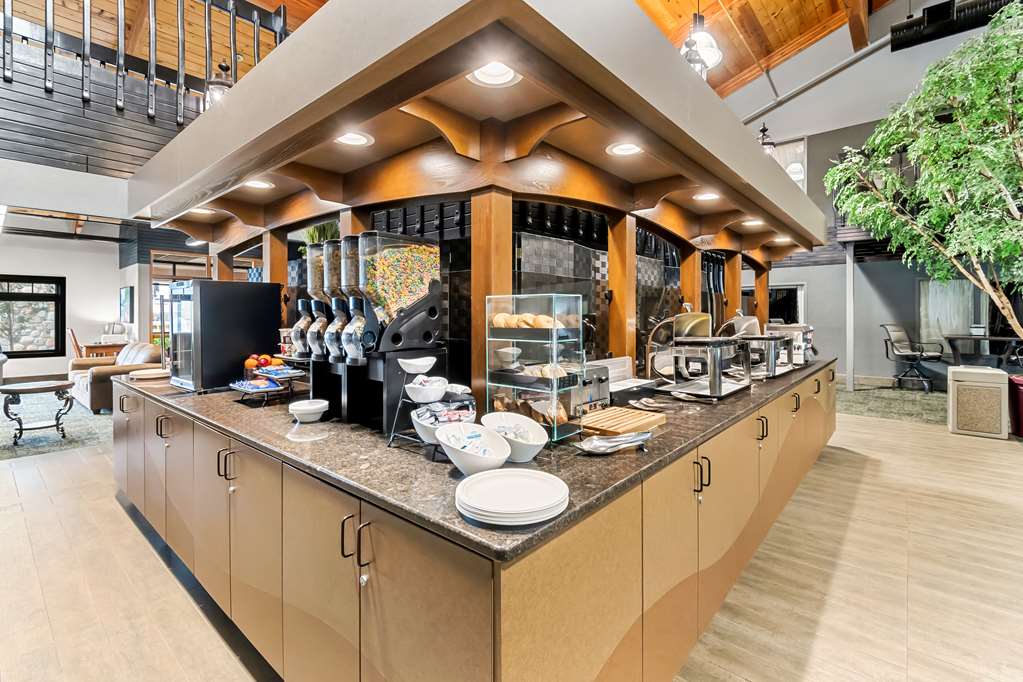 Heartland Inn & Suites SureStay Collection by Best Western - photo 6