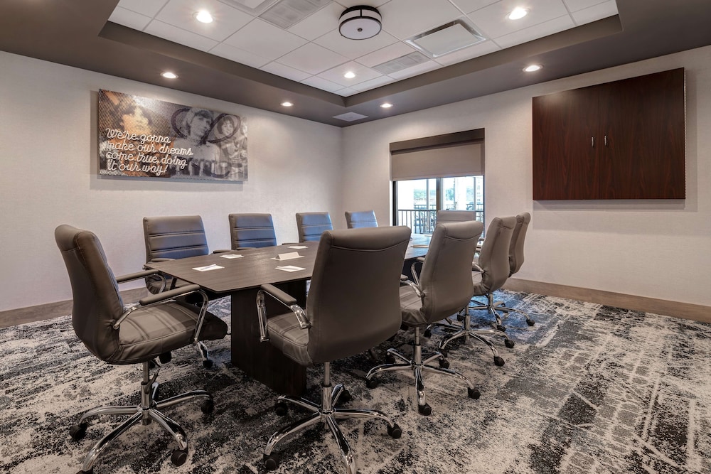 Homewood Suites by Hilton Oak Creek Milwaukee - photo 41