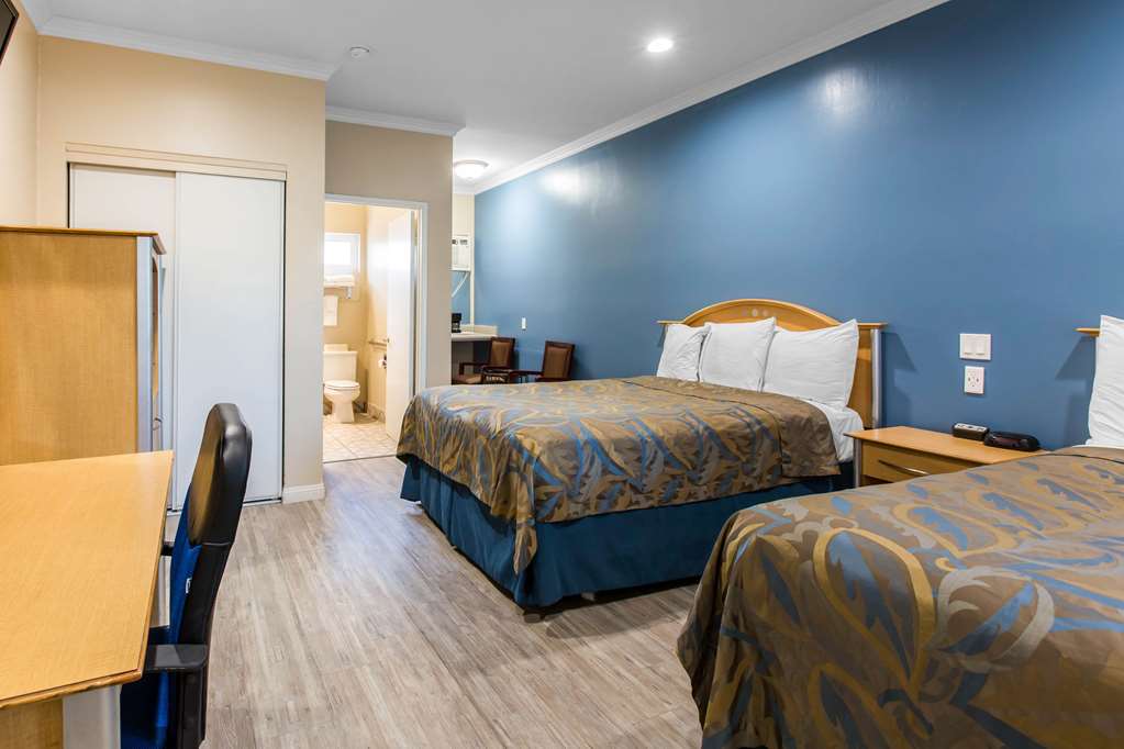 Rodeway Inn Escondido Downtown - photo 17