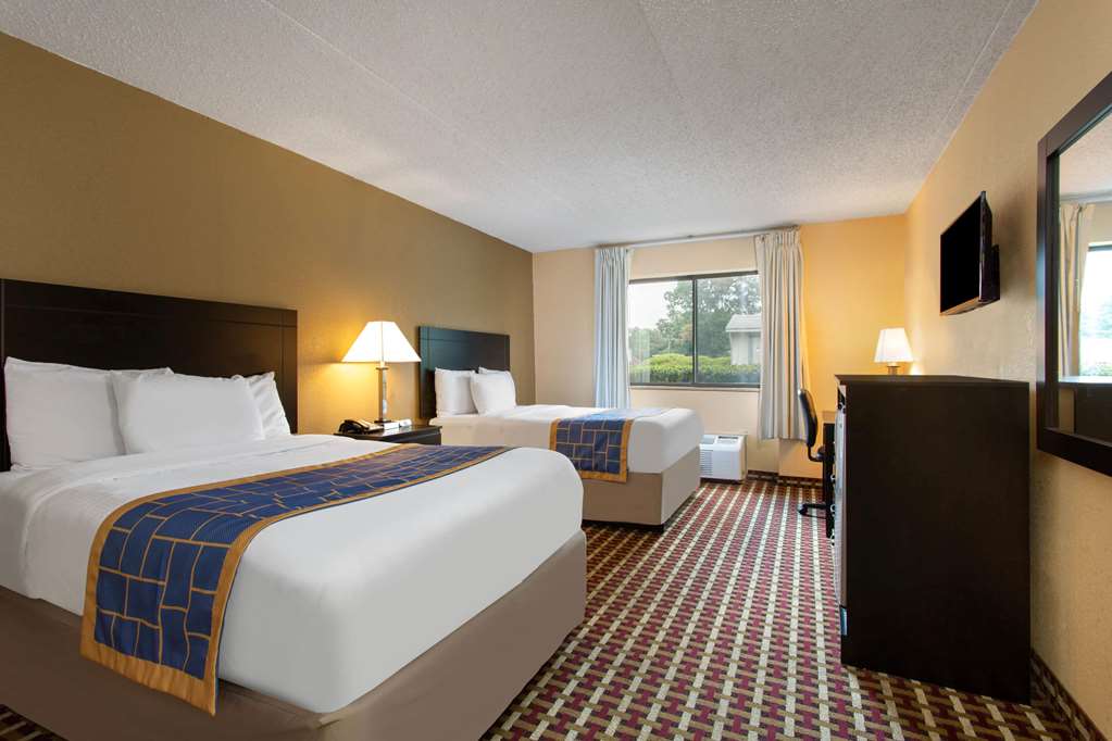 Days Inn by Wyndham Hillsborough - photo 6