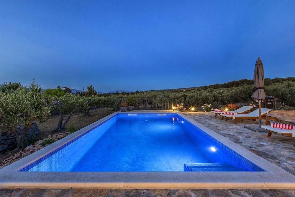 Island Getaway Heritage House — 4-Star Luxury Hotel in Supetar, Croatia