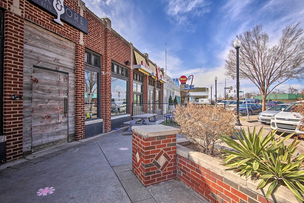Modern OKC Retreat: Half mile to Plaza District - photo 19