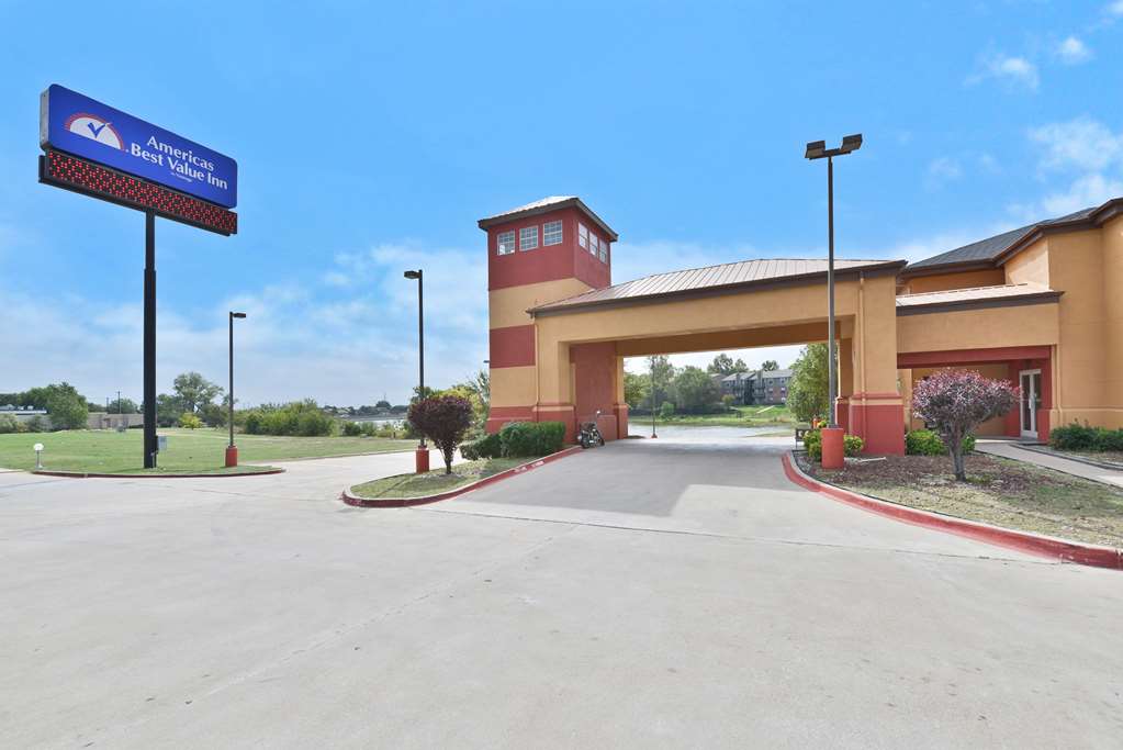 Americas Best Value Inn & Suites Haltom City Ft. Worth - photo 2