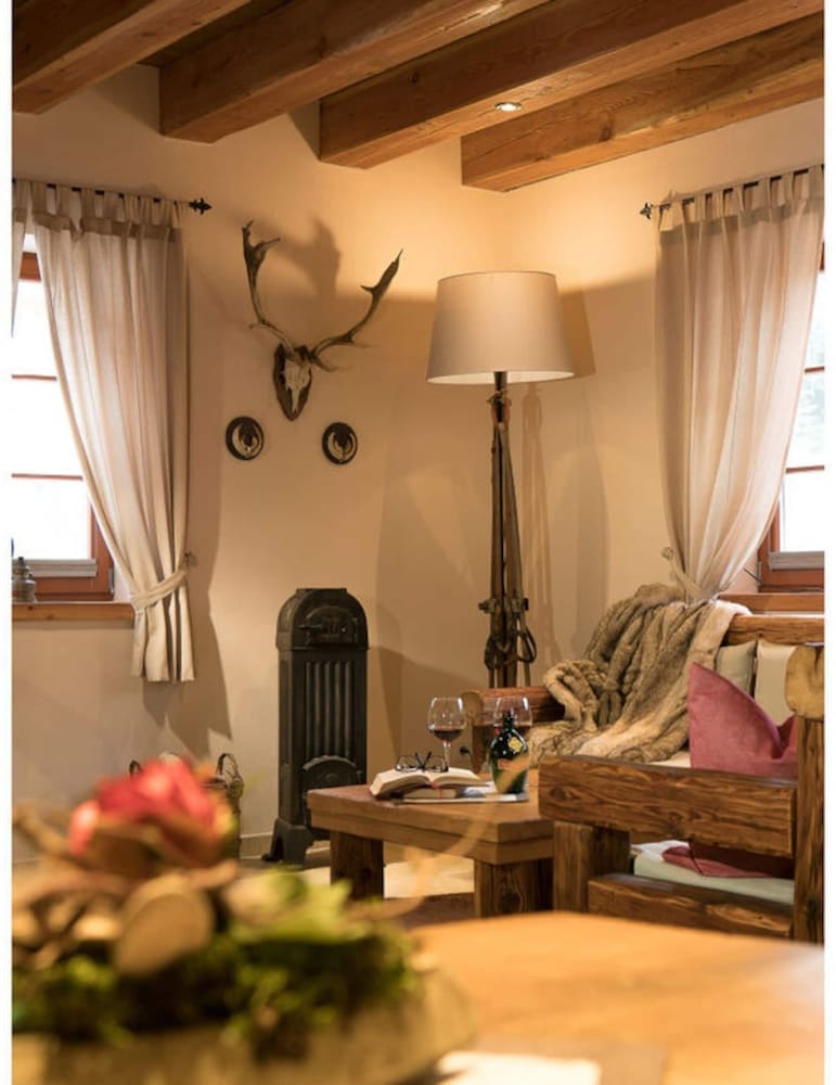 Luxus Ferienhäuser Chalets zum Ilsetal mit Kamin & Sauna in Ilsenburg im Harz — 4-Star Luxury Hotel in Ilsenburg, Germany