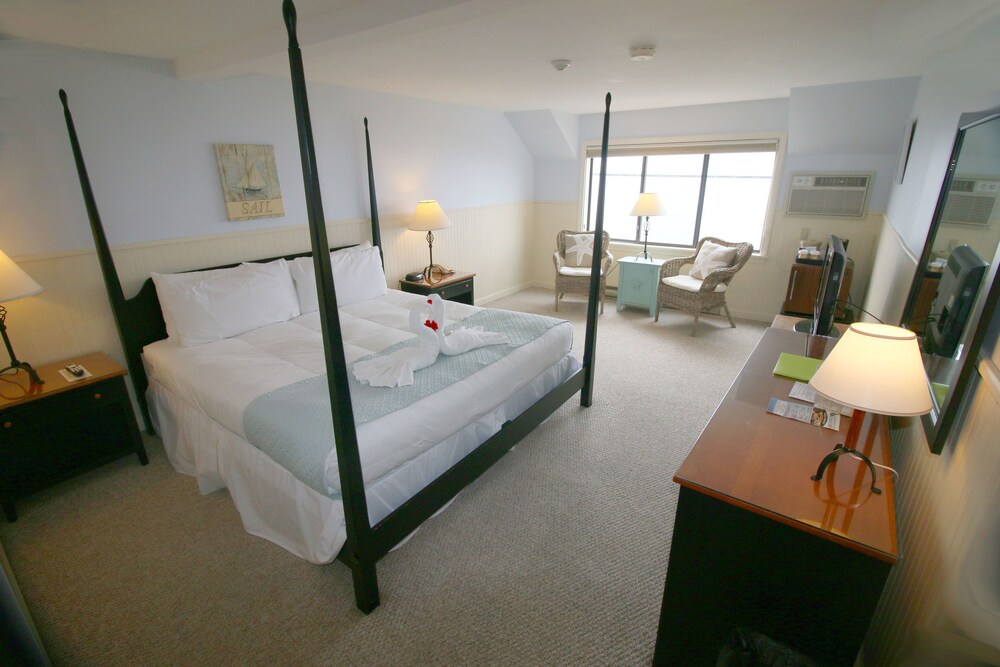 Bluebird Ocean Point Inn - photo 26