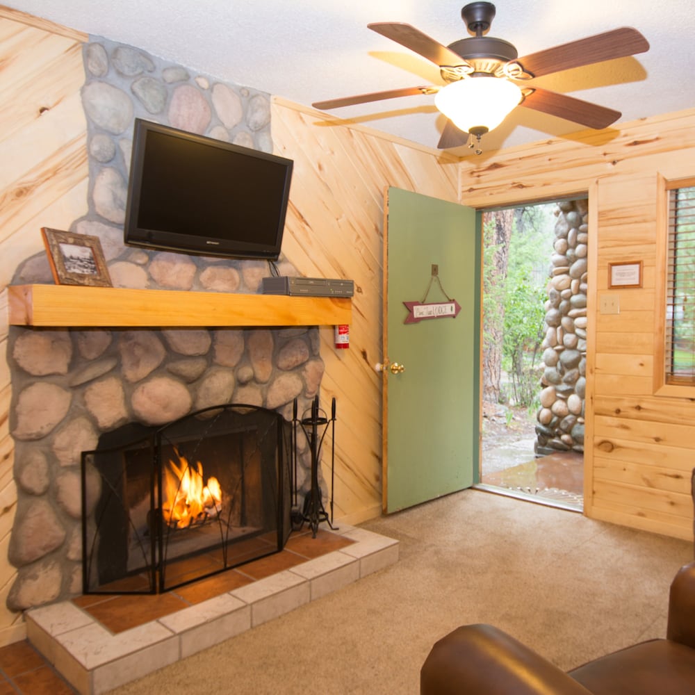Upper Canyon Inn & Cabins - photo 101