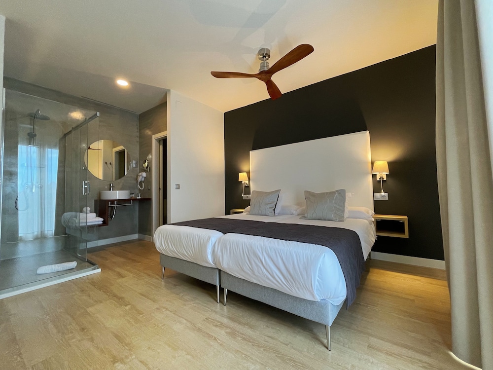 Anoreta Suites — Rincon De La Victoria