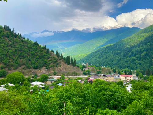 ლენტეხის მთის სასტუმრო Lentekhi Mountain Inn in Lent'ekhi, Georgia