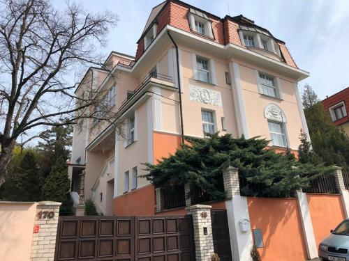 Rooms in Prague BIG Comfy - last minute hotel in Prague