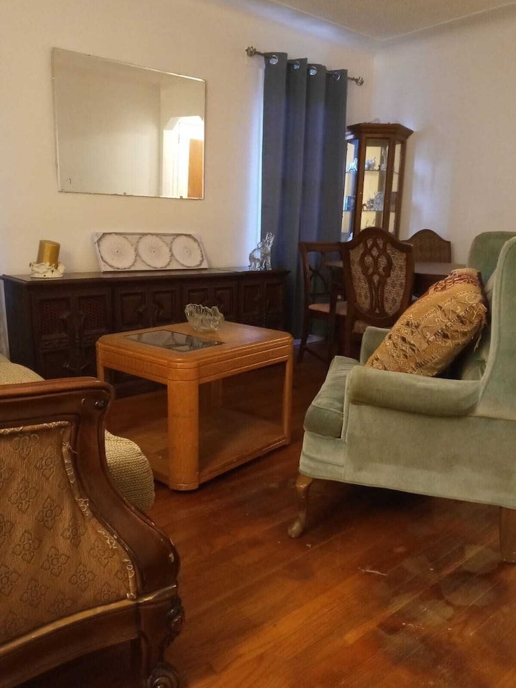 Super Comfy Room at a Great Location - photo 12