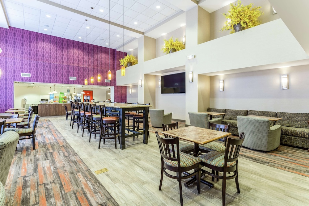 Hampton Inn & Suites Chicago Libertyville - photo 28