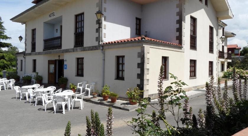 Hotel Salldemar in Santillana, Spain