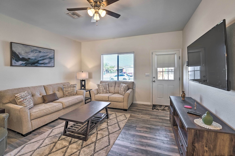 Pet friendly Retreat 1 Block to Colorado River pet-friendly hotel Bridgehampton