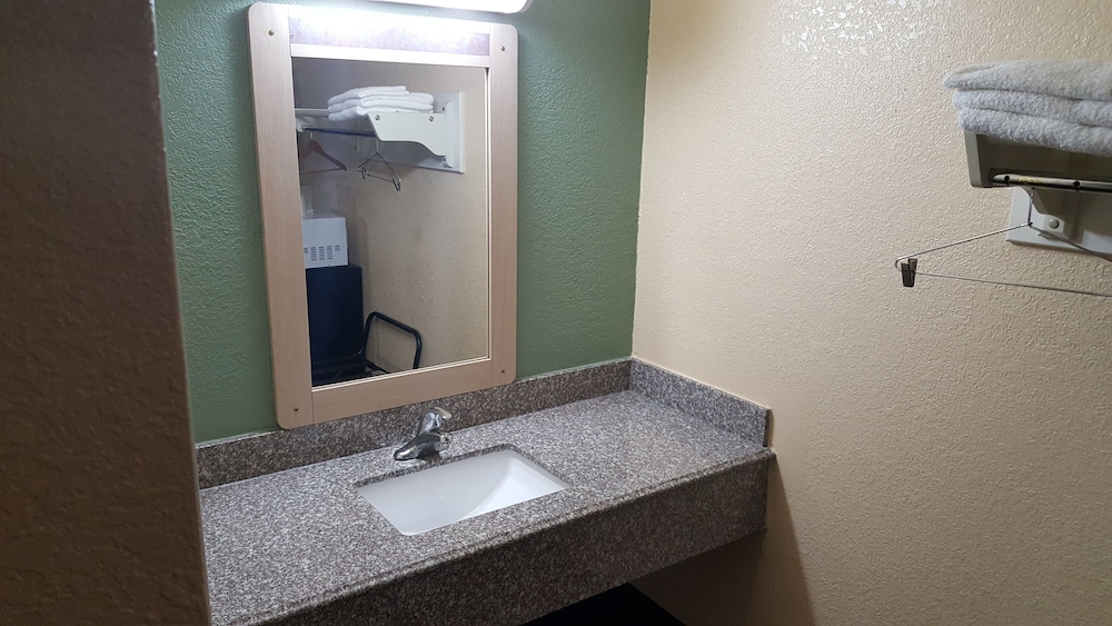 Mentor Home Inn - photo 22