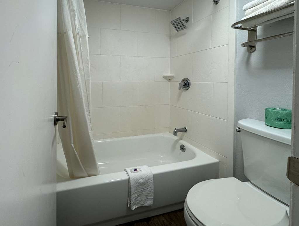 Studio 6 Extended Stay Huntsville AL University Drive - photo 9