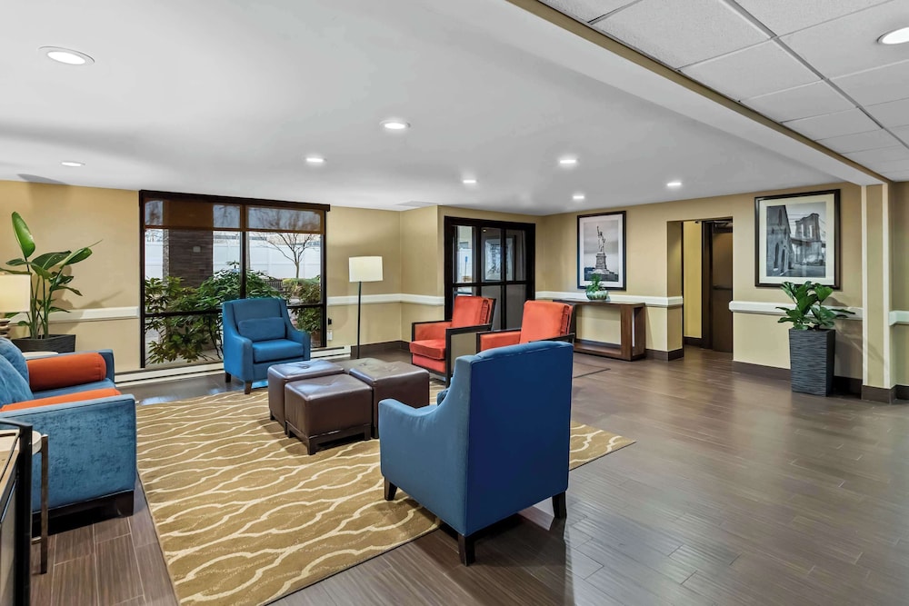 Comfort Inn & Suites Somerset New Brunswick - photo 3