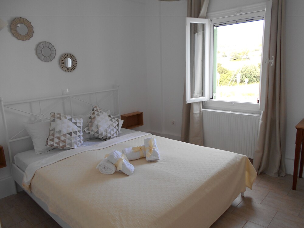 Dahlia Apartments And Studios — 4-Star Luxury Hotel in Paros, Greece
