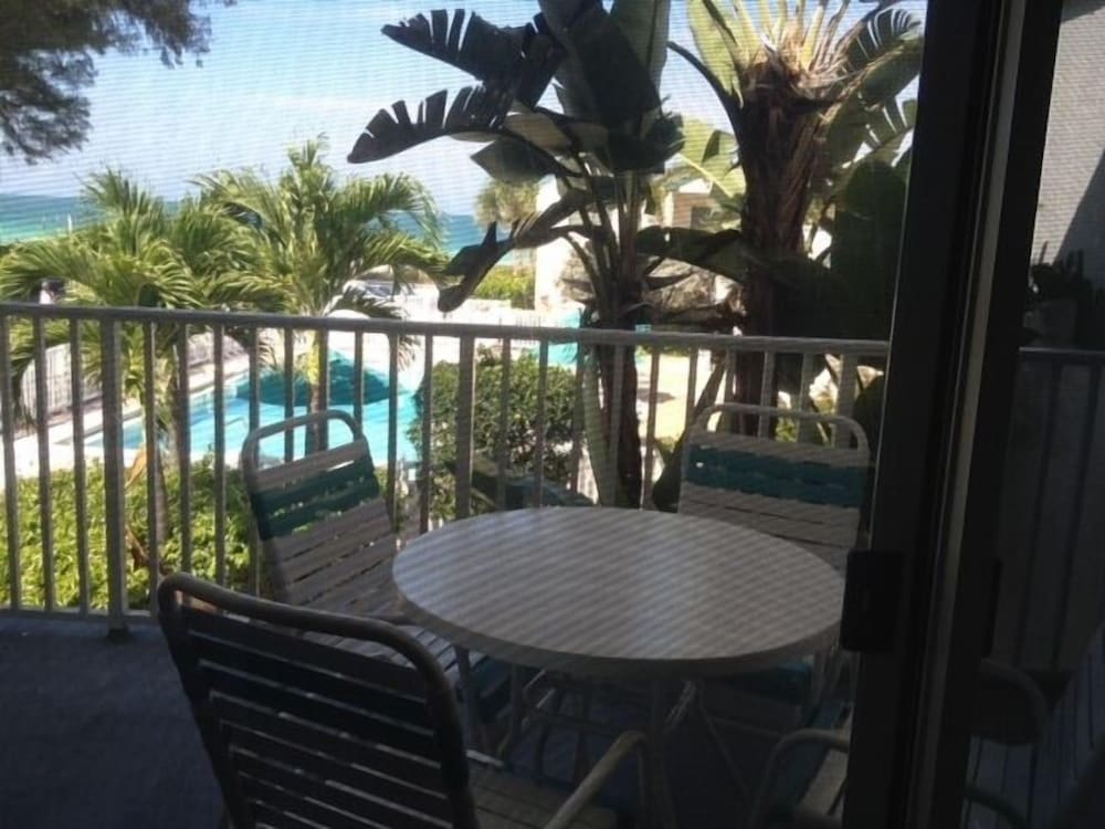 Coconuts Beach Resort - photo 114