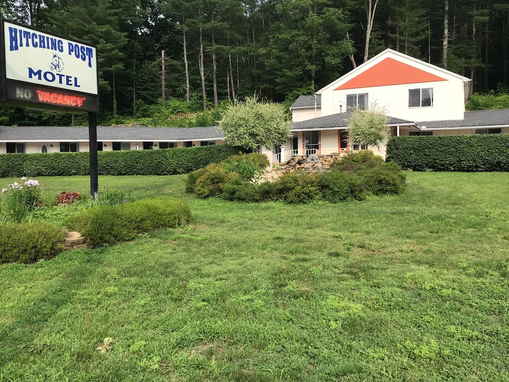 Hitching Post Country Motel - photo 18
