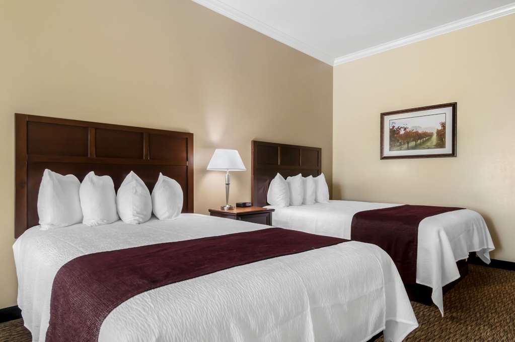 Best Western Plus Grapevine Inn - photo 29