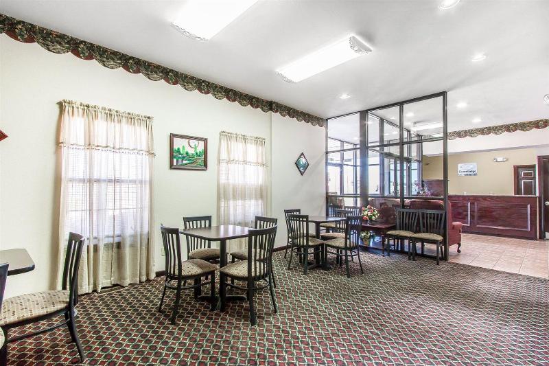 Americas Best Value Inn Norman University Oklahoma - photo 6