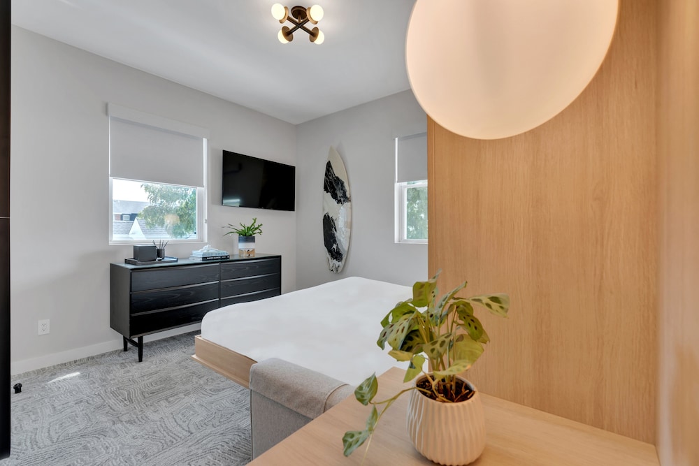 The St Laurent Social Club & Guest Rooms - photo 21