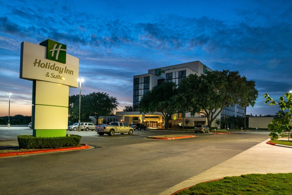 Holiday Inn Hotel & Suites Beaumont Plaza by IHG - photo 36