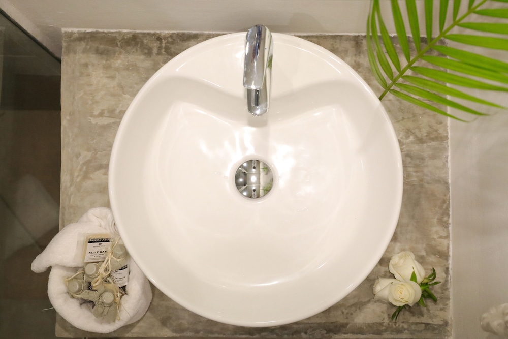 Bathroom sink