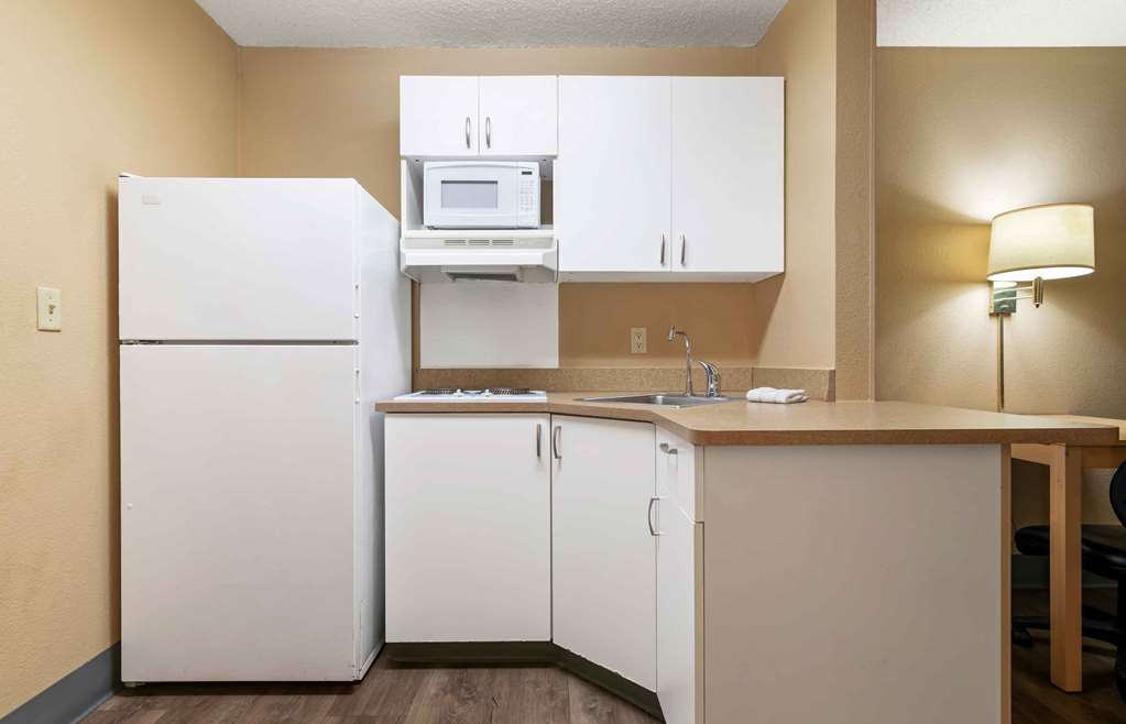 Extended Stay America Select Suites Orlando Southpark - photo 43