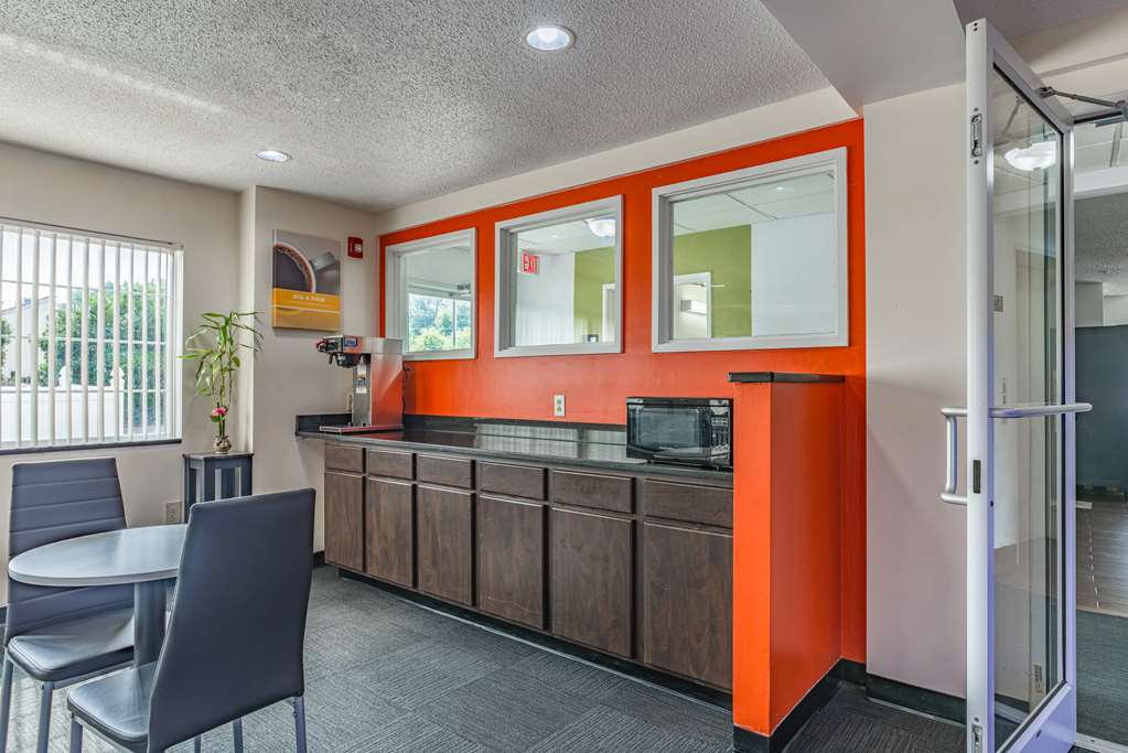 Motel 6 Charlotte NC University - photo 25